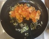 Gambar langkah 5 resipi Tomato Egg stir fry.