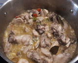 Foto del paso 4 de la receta: Pollo con tomate y cebolla
