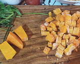 Foto del paso 1 de la receta: Guiso de mote mei con patitas de pollo