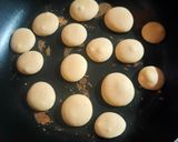 Foto langkah ke 3 dari resep Mini milk cookies.