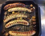 Une image de l'étape 3 de Saucisses de Thuringe grillées olives marinées et porto rouge.