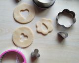 স্টেইন্ড গ্লাস কুকিজ (staint glass cookies recipe in Bengali) রেসিপির ধাপ 6 ছবি