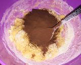 عکس مرحله 6 از دستور کیک شکلاتی با تکه های توت فرنگی 🍓😍❤️🥰