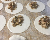 Foto del paso 4 de la receta: Empanadas de pollo al verdeo