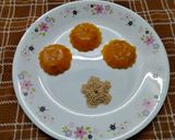 A picture of step 4 of Custard powder halwa with roasted sesame seeds.
