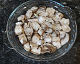 Foto del paso 1 de la receta: Batiburrillo de setas, patatas y pesto de ajo y perejil