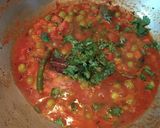 A picture of step 6 of Carrot Peas Curry.