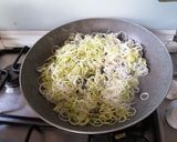 Foto del passaggio 5 della ricetta Linguine porro e pere