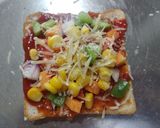 બ્રેડ પીઝા (Bread Pizza Recipe In Gujarati) રેસીપી સ્ટેપ3ફોટો