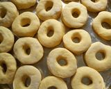 A picture of step 6 of Fluffy Doughnut.