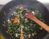 Foto langkah ke 3 dari resep Tumis daun pepaya.
