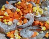 Foto langkah ke 2 dari resep Sop Udang.