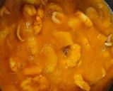 Foto del paso 4 de la receta Guiso de chipirones con gambas al azafrán