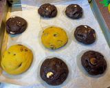 صورة لخطوة 9 من وصفة كوكيز نيويورك دبل تشوكلت (بحشو الشوكلت سبريد) 🍪