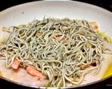 Foto del paso 6 de la receta Merluza con gulas y langostinos
