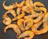Foto langkah ke 1 dari resep Shrimp with Maggi Sauce.