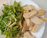 芹菜炒豆包的食譜步驟1照片
