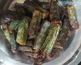 A picture of step 2 of Shahi Bhindi masala.