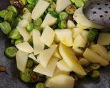 कुंदरु (तिंडोरा)आलू की ड्राई सब्जी रेसिपी चरण 2 फोटो