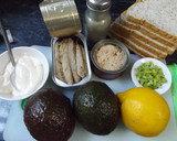 Foto del paso 1 de la receta: Sándwiches de aguacate, bonito y caballa