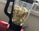 Banános smoothie almával és áfonyával recept fázis 1 fotója