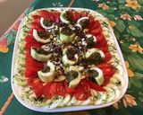 Une image de l'étape 9 de Salade de concombres et tomates aux salicornes, dulse et laitue de mer.