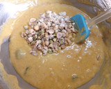 Foto del paso 3 de la receta: Bizcocho cítrico con frutos secos y frutas deshidratadas