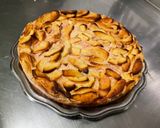 Une image de l'étape 12 de Flan aux pommes, pralines roses et lait fermenté.