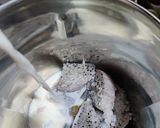 A picture of step 2 of Dragon fruit Shake.