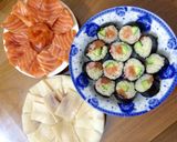 Hình bước làm 11 của món Sushi cá hồi