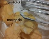 Foto langkah ke 4 dari resep Marmer Cake.