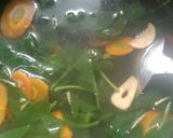 Foto langkah ke 4 dari resep Bening Wortel Bayam Brazil.