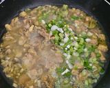 Foto langkah ke 5 dari resep Mi Ayam Jamur.