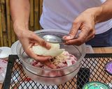 รูปขั้นตอนการทำที่ 5 ของ แหนม ซี่โครงหมูทอด อาหารไทยรสเปรี้ยว กลิ่นหอมรัญจวน