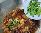 Foto langkah ke 8 dari resep Ayam Kecap Bawang Bombay.