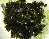 A picture of step 1 of Seaweed Fried Rice.