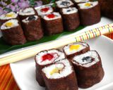 Słodkie sushi naleśnikowe krok przepisu 7 zdjęcie