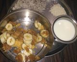 A picture of step 1 of Banana sapota salad.