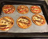 Foto del paso 7 de la receta: Minipizzas con masa de hojaldre 😋