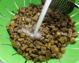 Foto del paso 4 de la receta: Nopalitos con picadillo y chile color