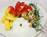 Foto del paso 2 de la receta: Yogurt y Frutas con Granola o cereal Casero Sin Azúcar ! 🍓🍍