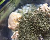 Foto del paso 2 de la receta: Salmón al ajo con limón y parmesano y espárragos