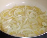 Foto del paso 1 de la receta Solomillo de cerdo al curry con cebolla caramelizada sin azúcar
