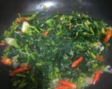 Foto langkah ke 6 dari resep 1029. Oseng Daun dan Bunga Pepaya.