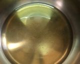 A picture of step 1 of Keema matar masala.
