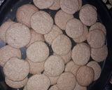 Foto del paso 8 de la receta: Alfajores Integral de Avena con Relleno de Membrillo y Nueces