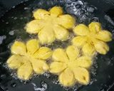 Foto langkah ke 4 dari resep Donat Pisang.