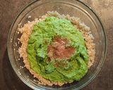 Foto del passaggio 7 della ricetta Insalata colorata di frutti e noci con mini burger di quinoa spinaci e ricotta