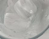 A picture of step 2 of Peach mojito, refreshing cold drink.