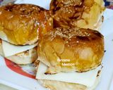 A picture of step 6 of Chicken shami cheez burgur.